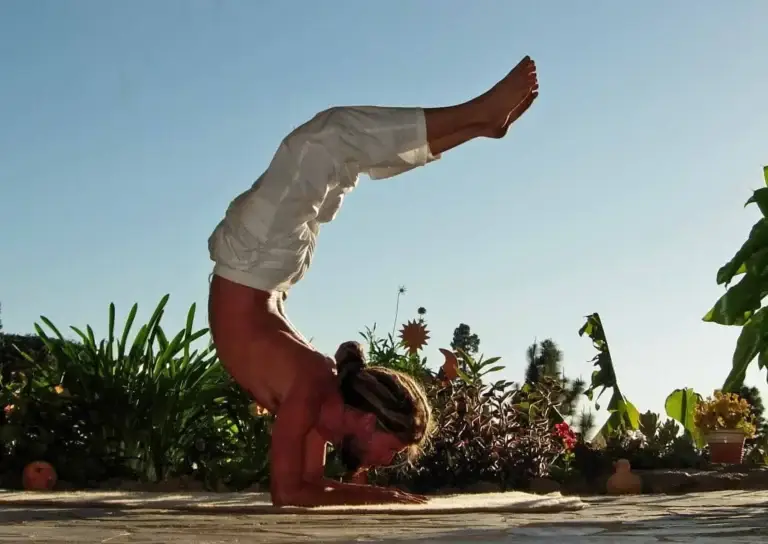 Retiros de yoga en La Palma Islas Canarias ~ Olay en Scorpion