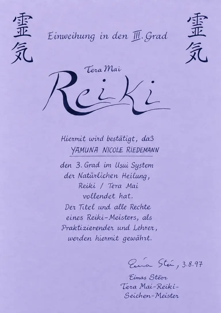 Certificate from Yamuna’s Reiki training course. At Vidyamor on La Palma, she offers personalised Reiki sessions as part of the private retreats.